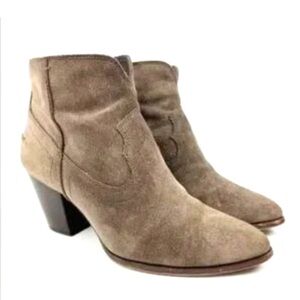 Frye Boots Womens Sz 7 Brown Renee Seam Ankle Short Suede Leather Western